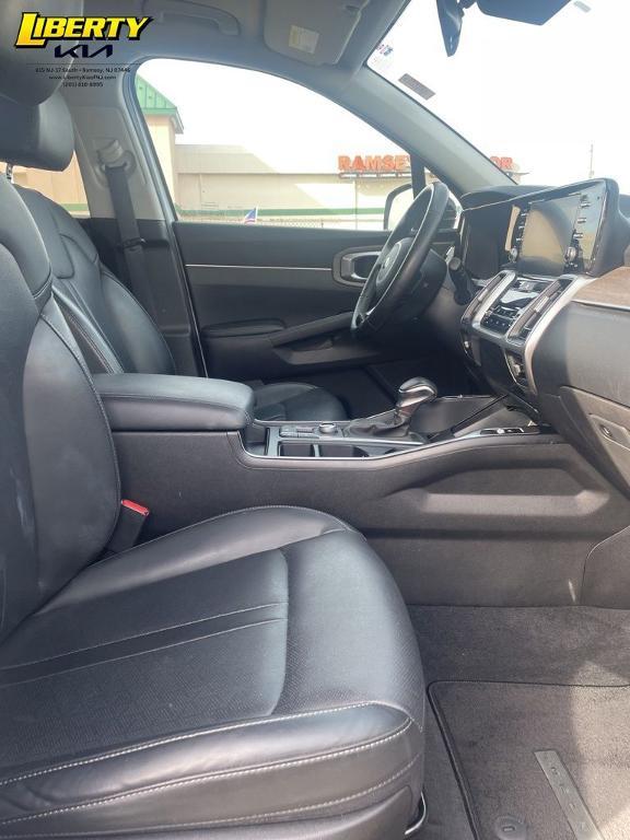 used 2021 Kia Sorento car, priced at $22,166