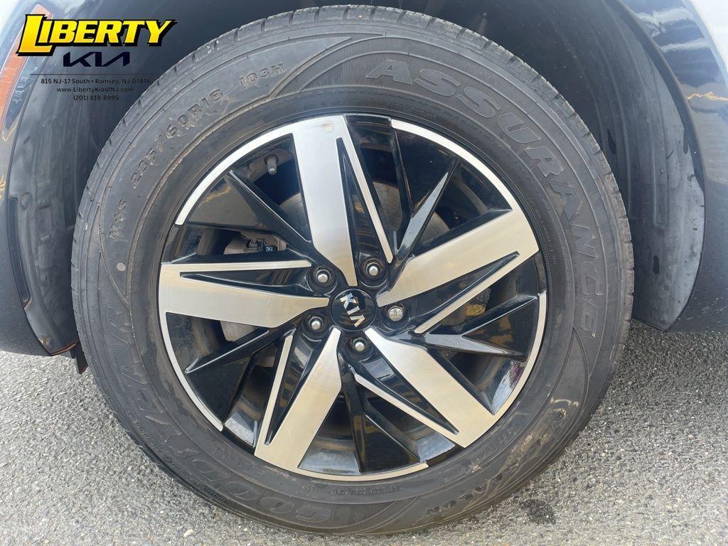 used 2021 Kia Sorento car, priced at $22,166