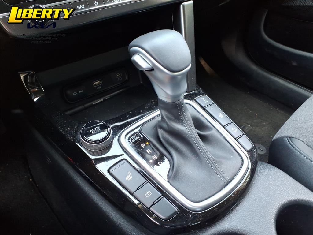 used 2025 Kia Seltos car, priced at $25,999