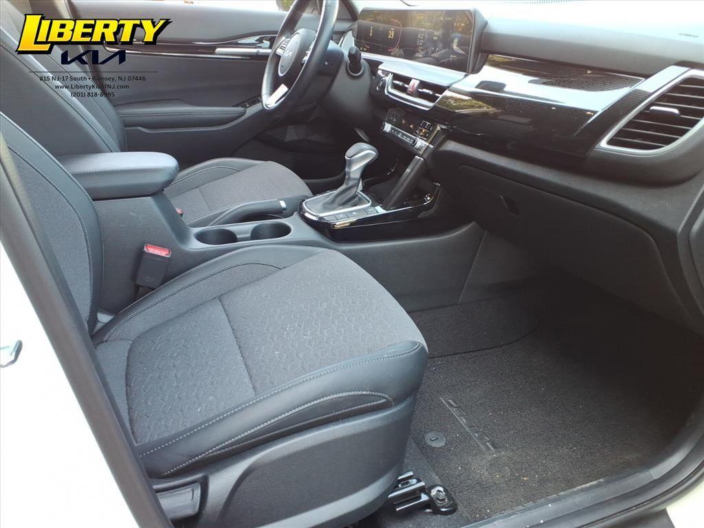 used 2025 Kia Seltos car, priced at $25,999
