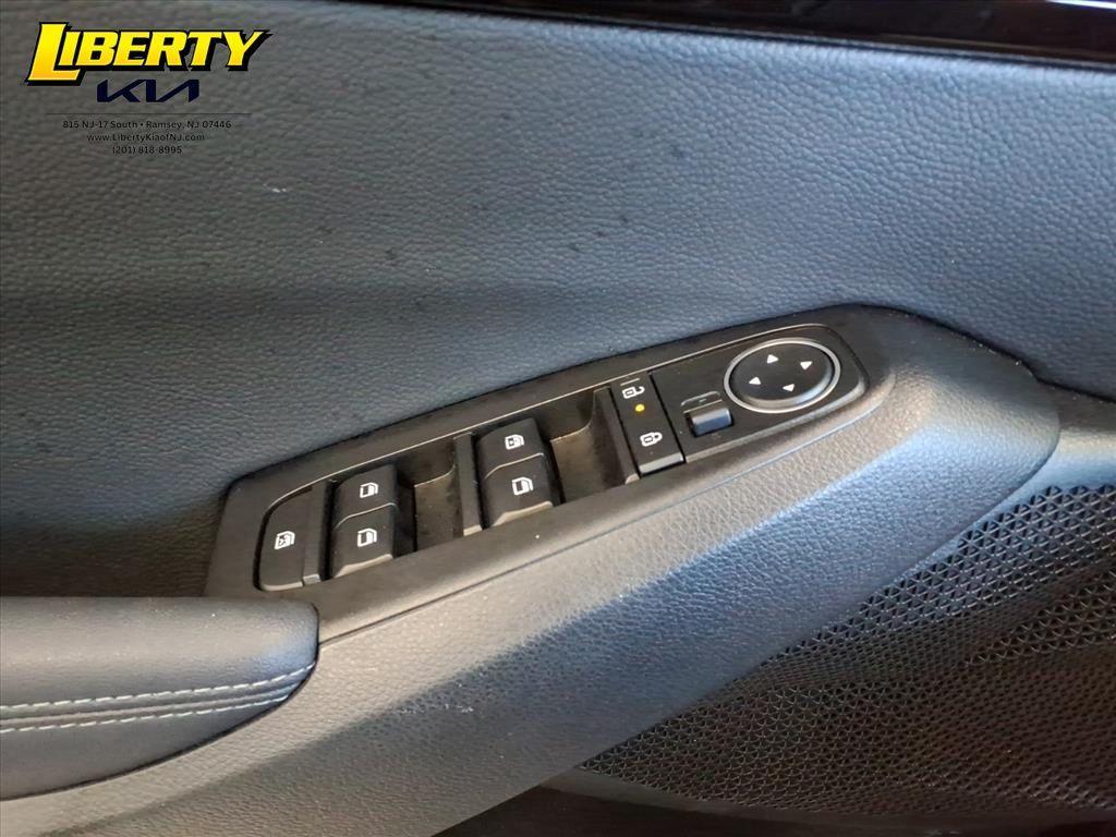 used 2025 Kia Seltos car, priced at $25,998