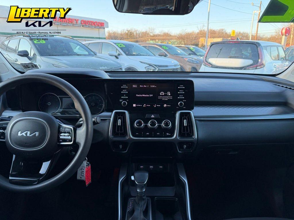 used 2022 Kia Sorento car, priced at $21,487