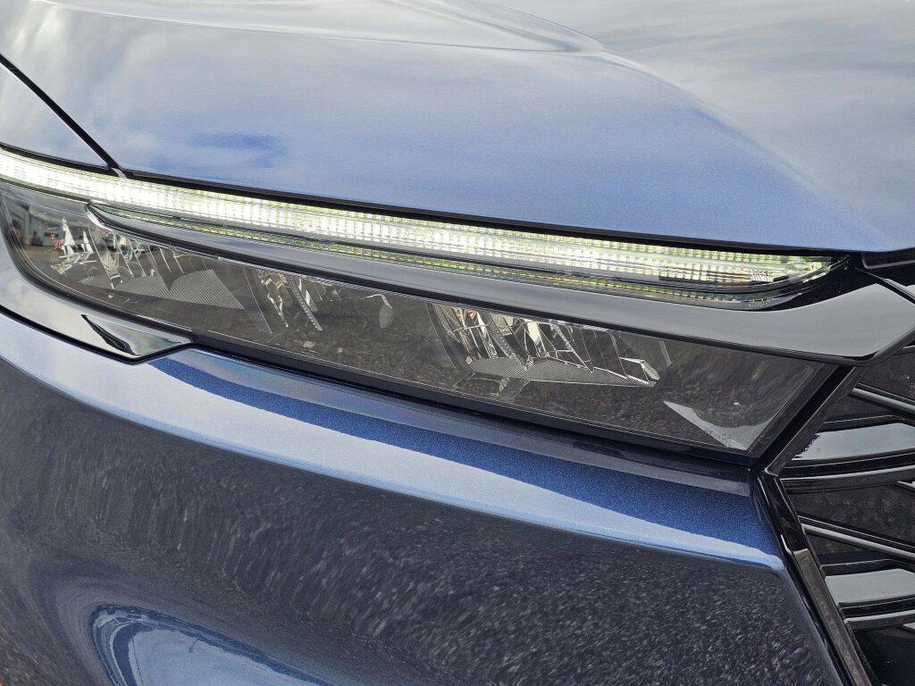 new 2026 Honda CR-V Hybrid car, priced at $42,572