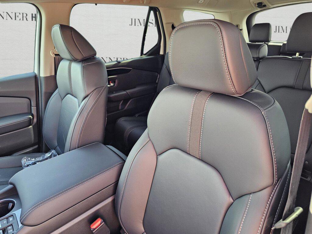 new 2025 Honda Pilot car, priced at $48,103