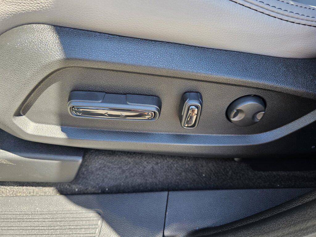 new 2025 Honda Pilot car, priced at $52,202