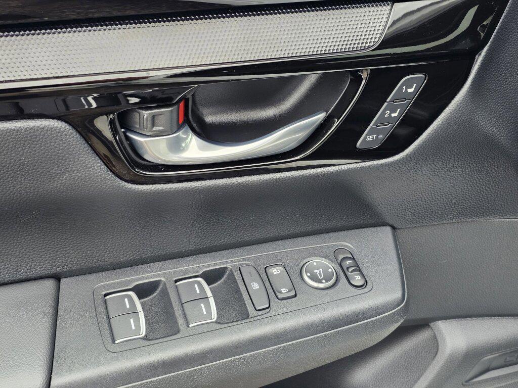 used 2023 Honda CR-V Hybrid car, priced at $38,990