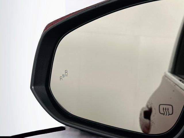 used 2022 Toyota Highlander Hybrid car, priced at $30,897