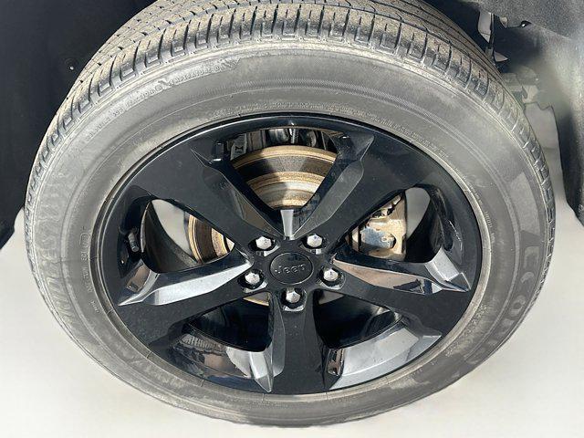 used 2023 Jeep Grand Cherokee car, priced at $27,697