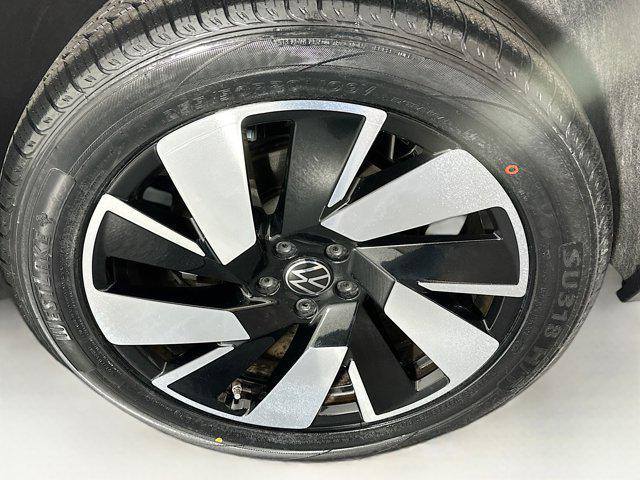 used 2025 Volkswagen Atlas Cross Sport car, priced at $30,687