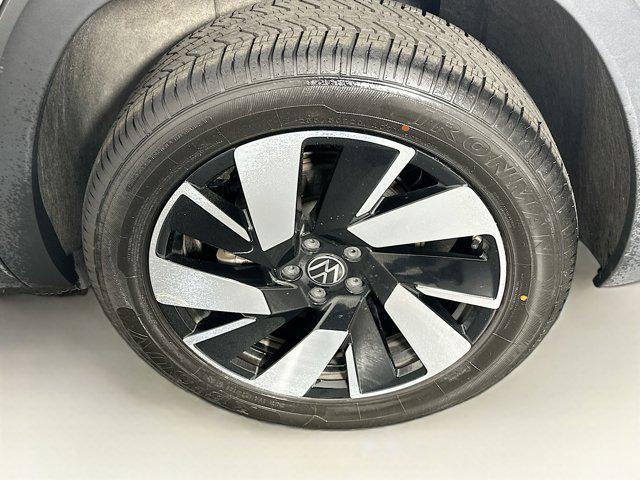 used 2025 Volkswagen Atlas Cross Sport car, priced at $29,987