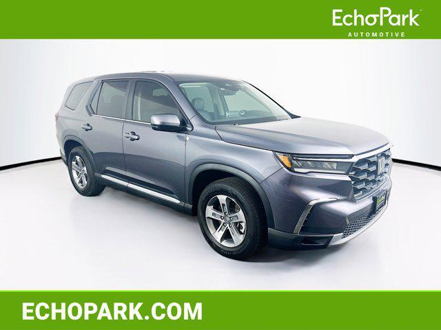 used 2025 Honda Pilot car, priced at $39,695