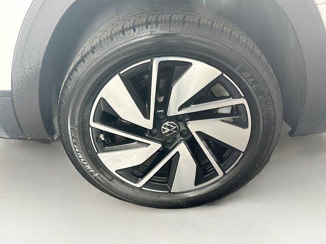 used 2025 Volkswagen Atlas car, priced at $27,897
