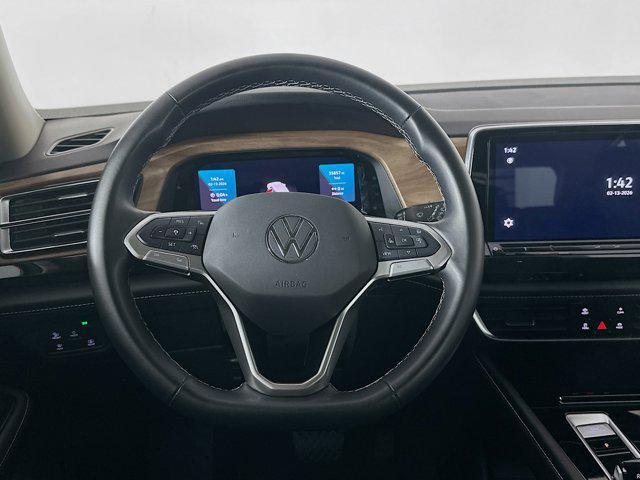 used 2025 Volkswagen Atlas car, priced at $29,996
