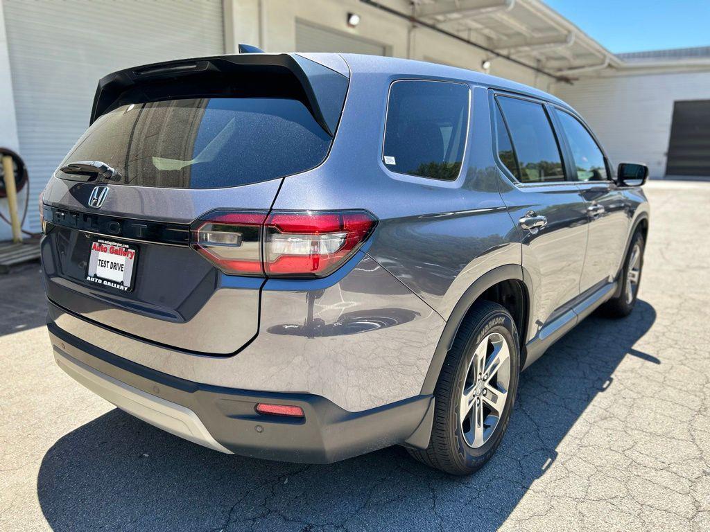 used 2025 Honda Pilot car, priced at $37,995