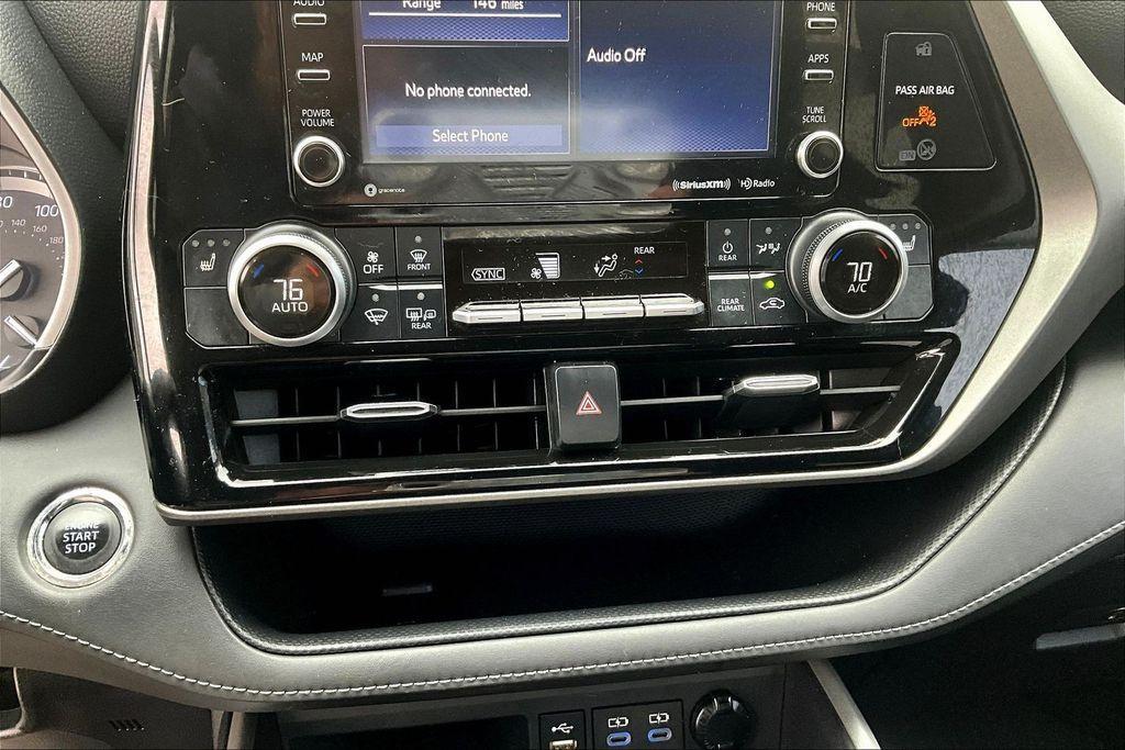 used 2022 Toyota Highlander car, priced at $33,793