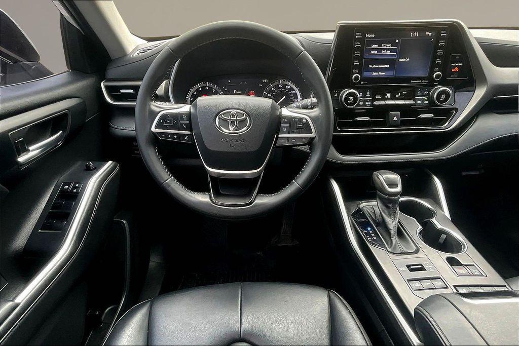 used 2022 Toyota Highlander car, priced at $33,793