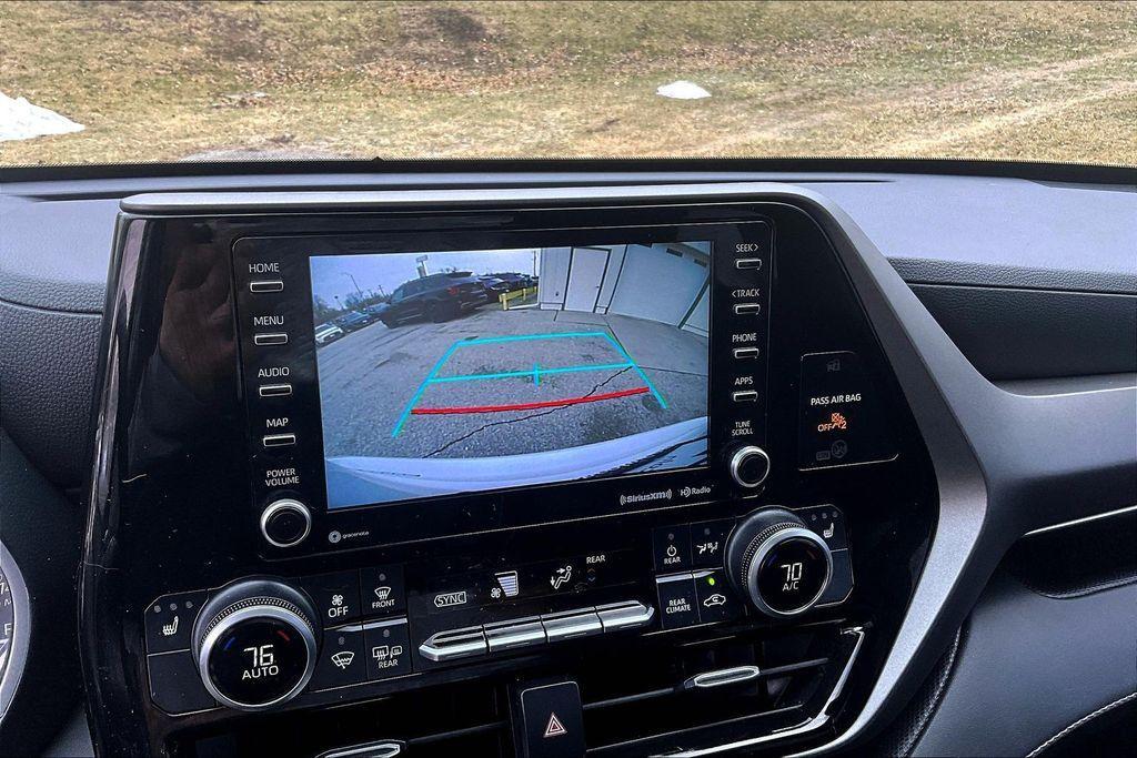 used 2022 Toyota Highlander car, priced at $33,793
