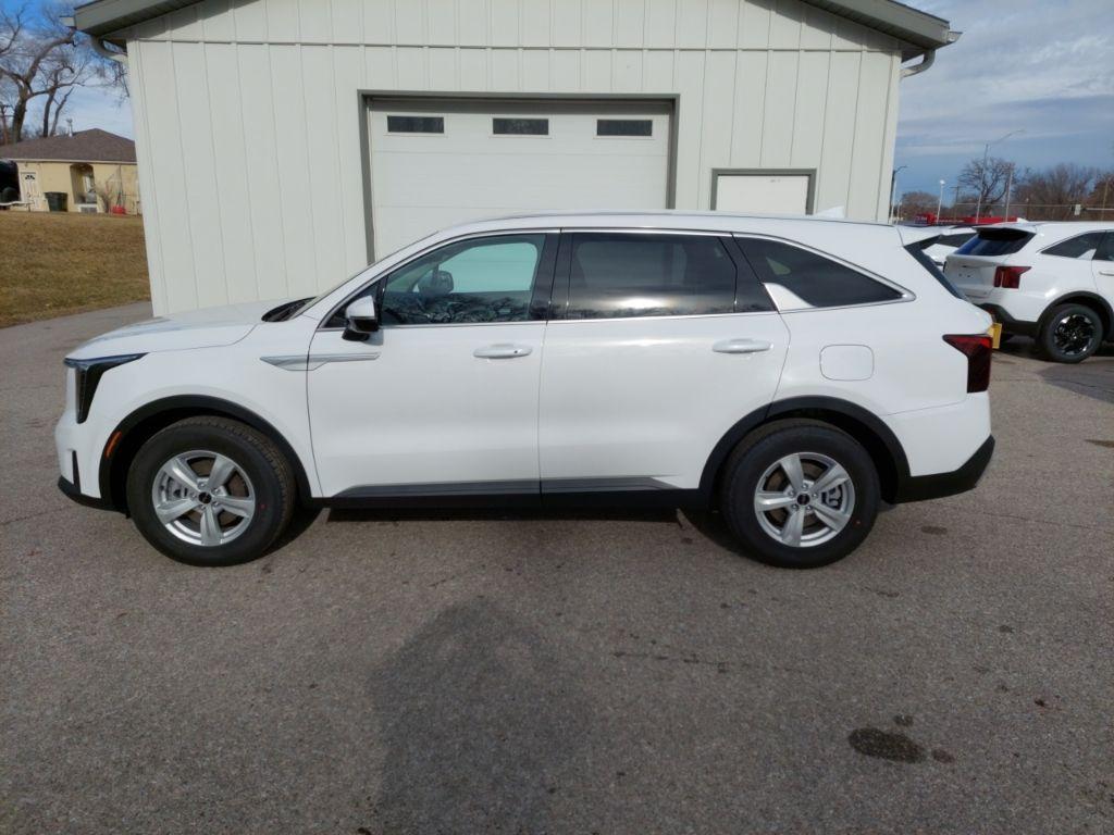 new 2026 Kia Sorento car, priced at $34,395
