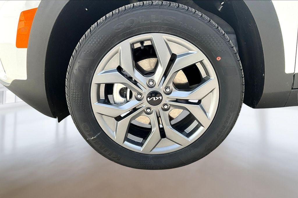 new 2026 Kia Seltos car, priced at $25,925