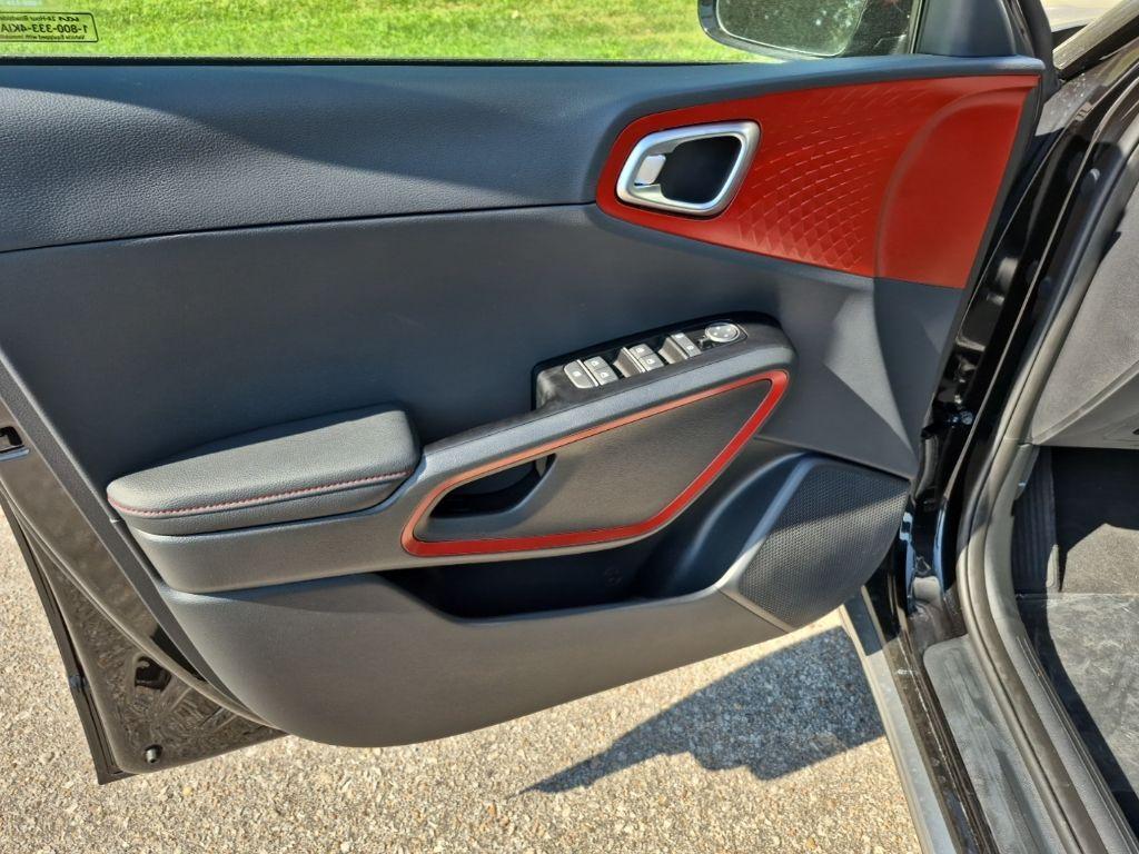 new 2025 Kia Soul car, priced at $25,101