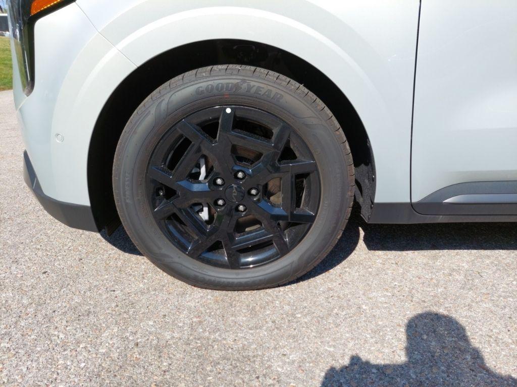 new 2026 Kia Carnival car, priced at $51,184