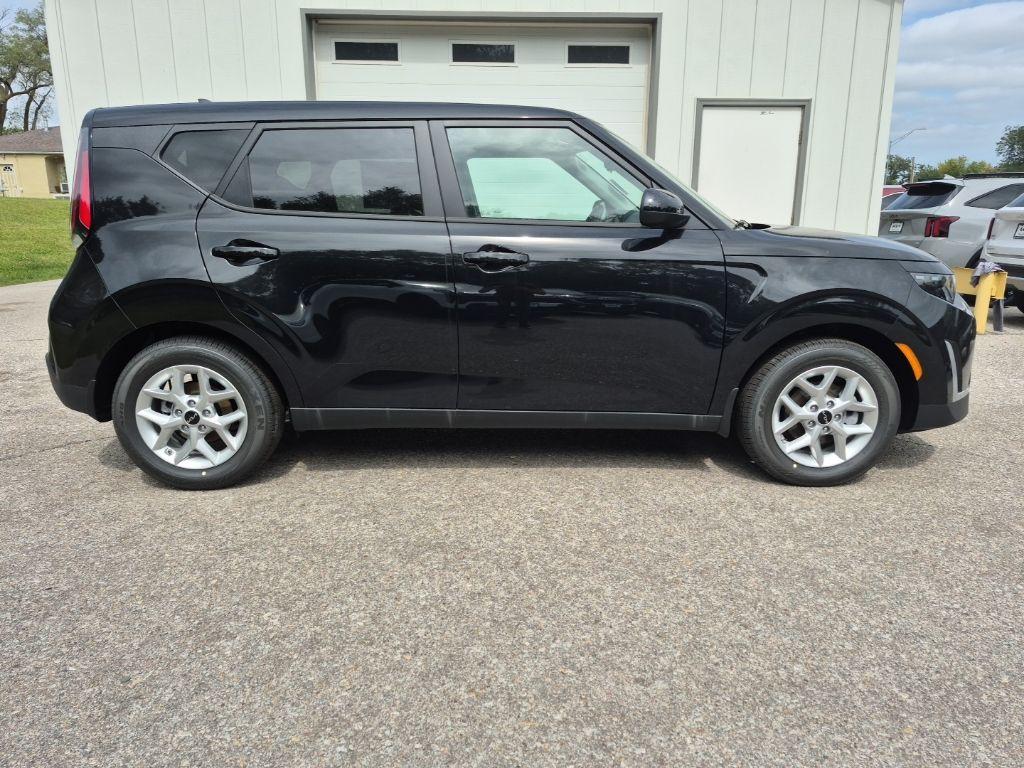 new 2025 Kia Soul car, priced at $24,277