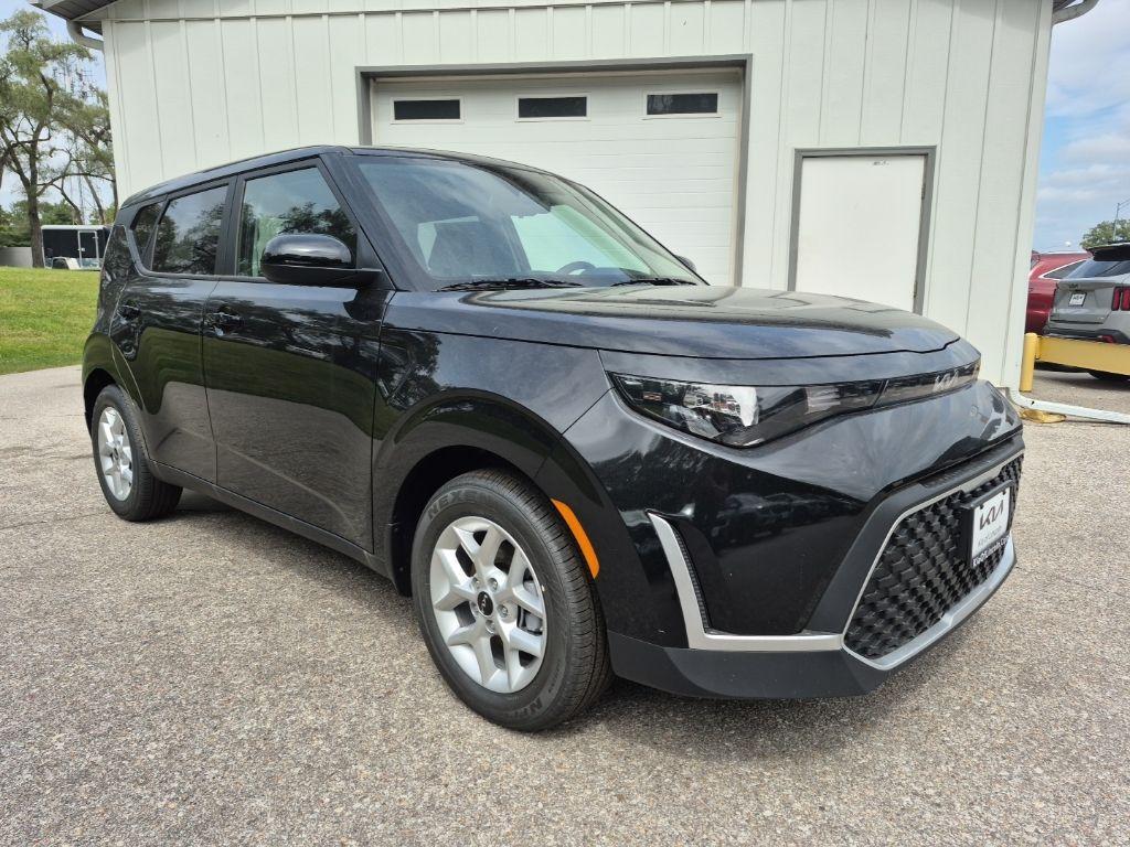 new 2025 Kia Soul car, priced at $24,277