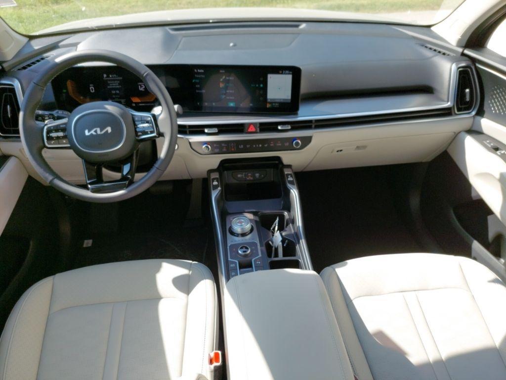 new 2025 Kia Sorento Hybrid car, priced at $42,052