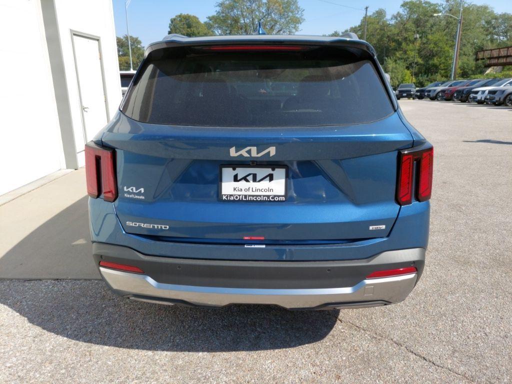 new 2025 Kia Sorento Hybrid car, priced at $42,052