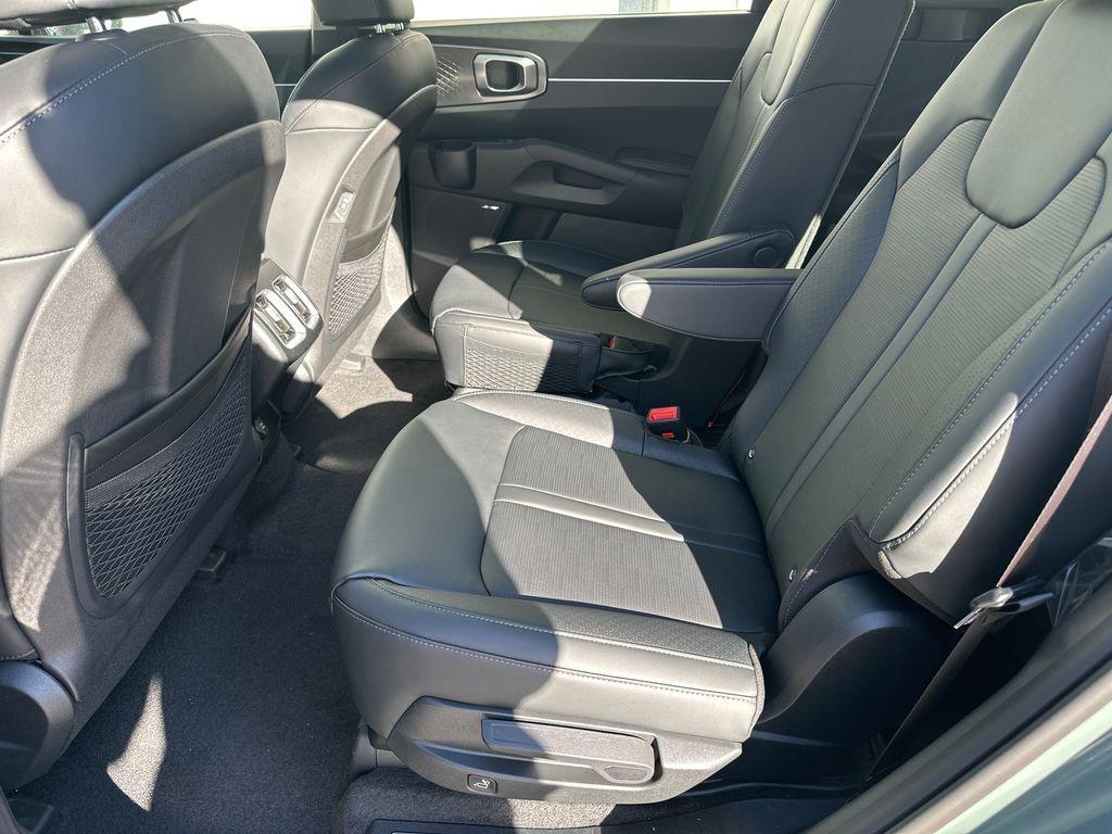 new 2026 Kia Sorento Hybrid car, priced at $44,067