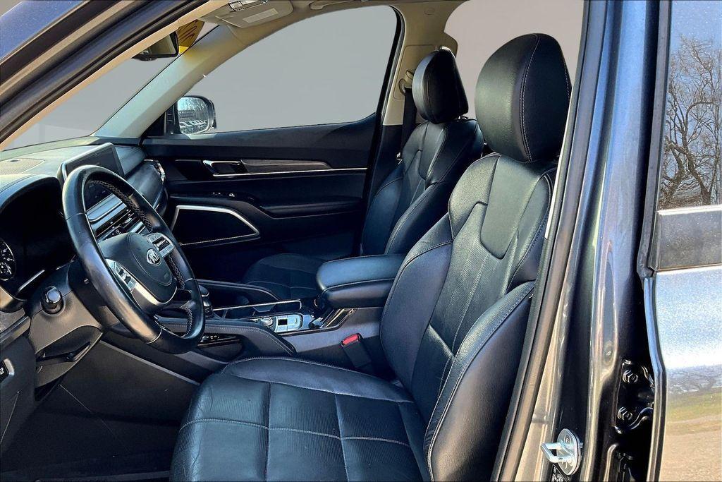 used 2024 Kia Telluride car, priced at $43,156