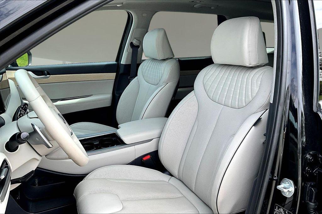 used 2023 Hyundai Palisade car, priced at $38,228