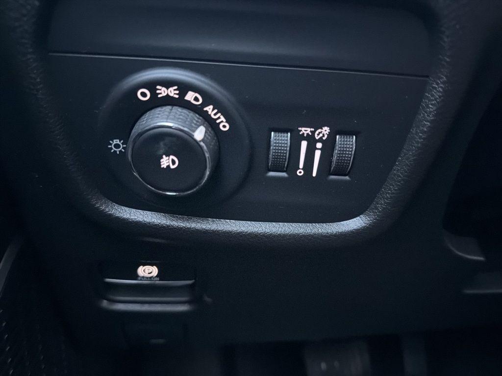 used 2022 Jeep Grand Cherokee car, priced at $29,753