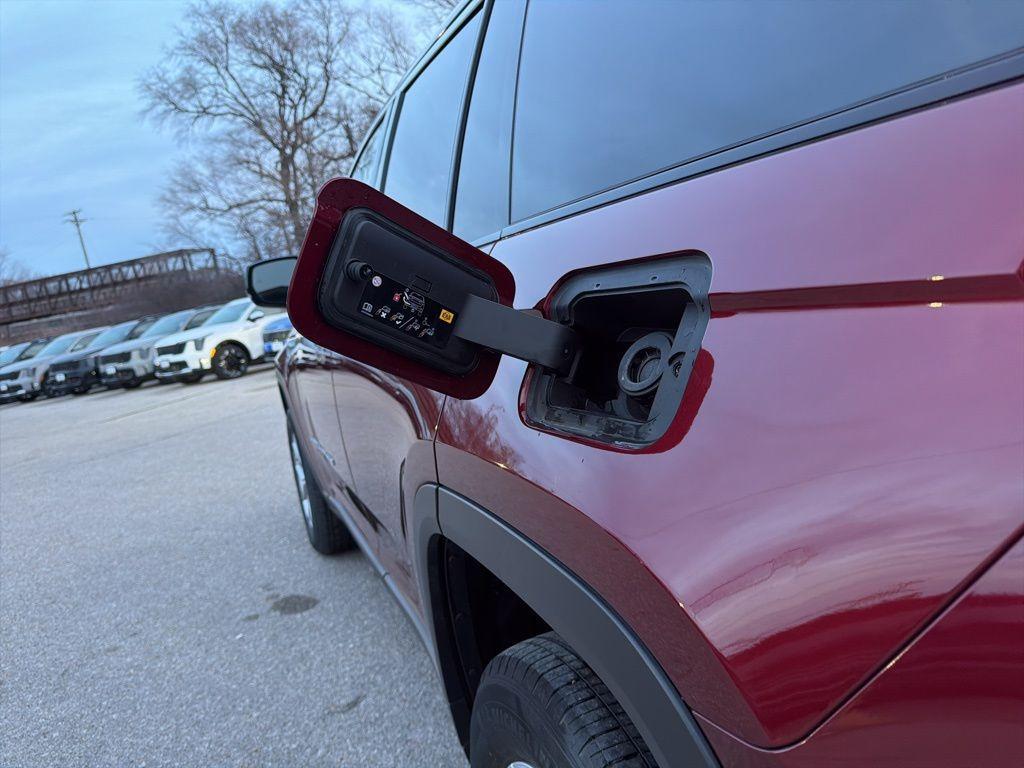 used 2022 Jeep Grand Cherokee car, priced at $29,753