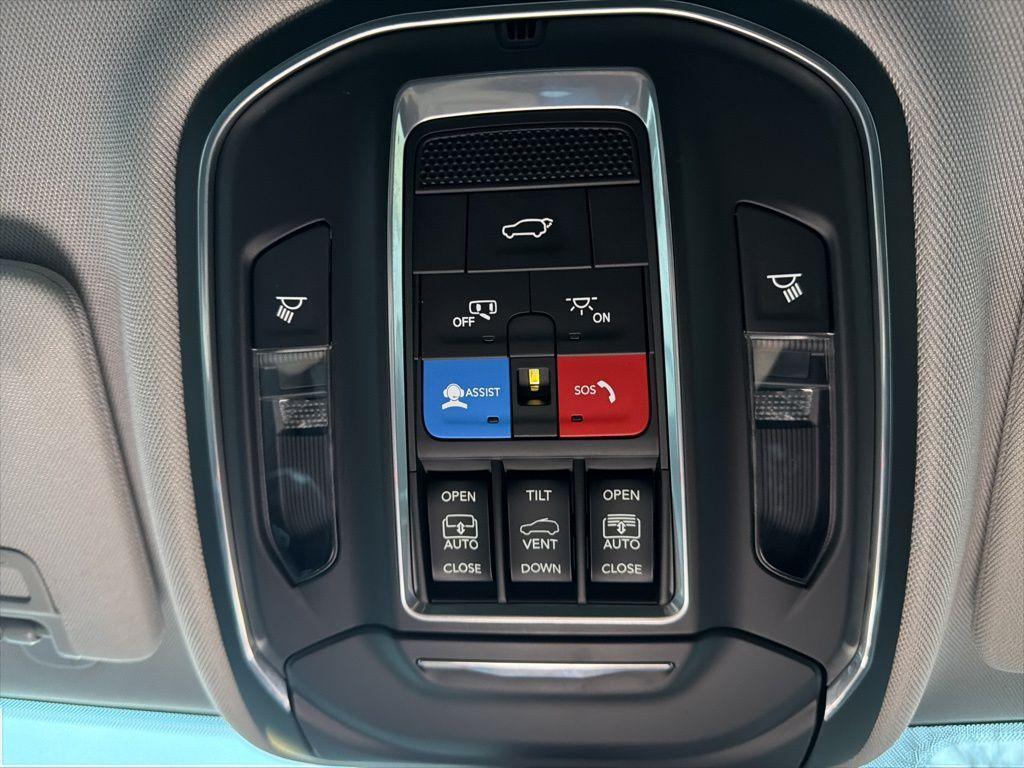 used 2022 Jeep Grand Cherokee car, priced at $29,753