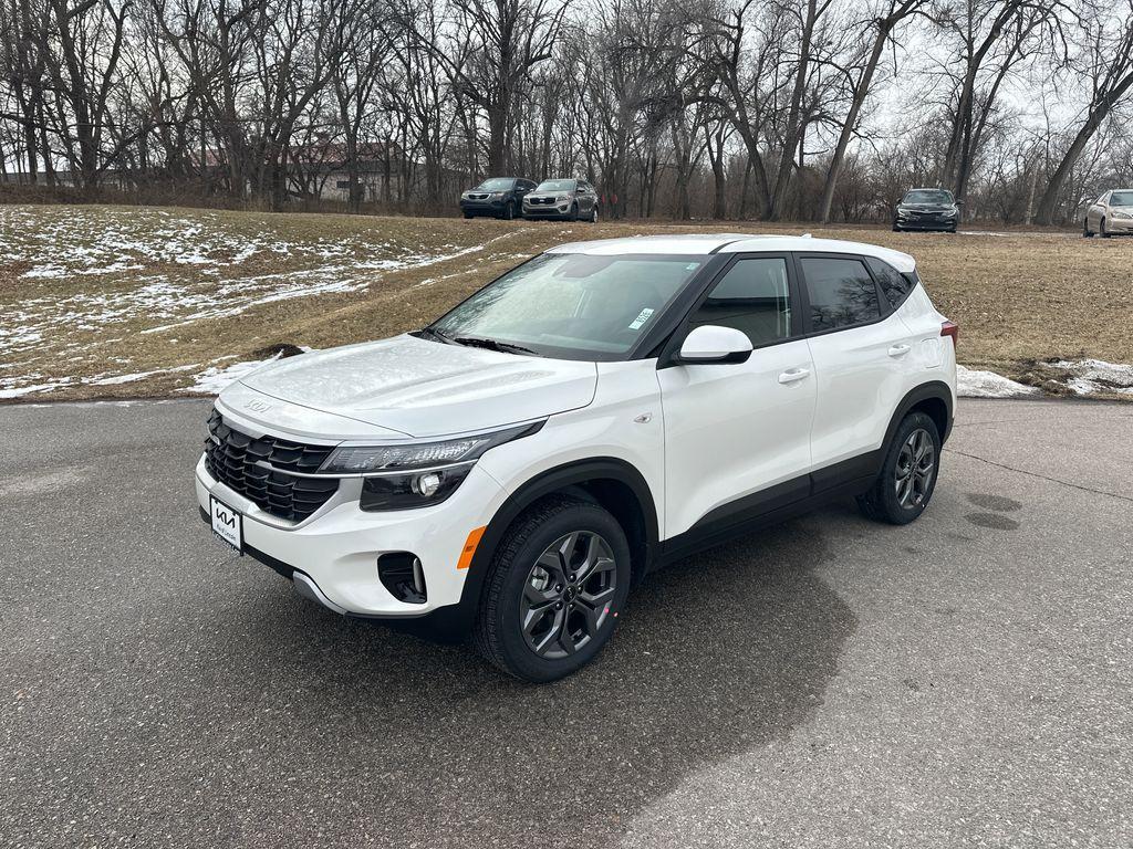 new 2026 Kia Seltos car, priced at $27,085
