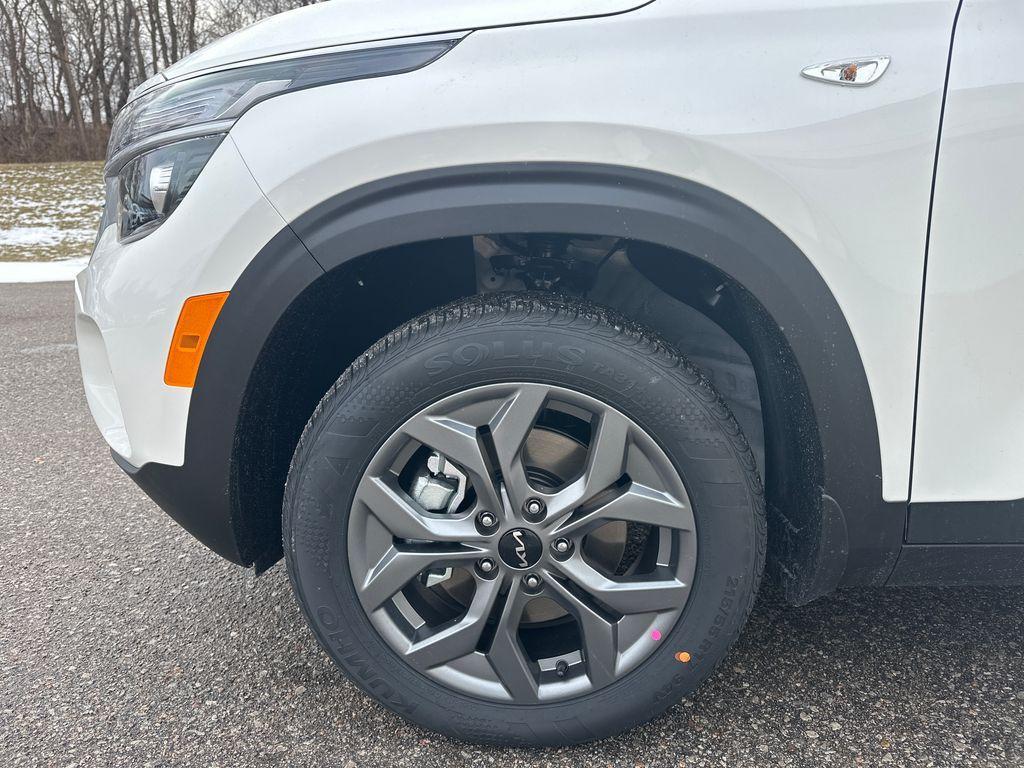 new 2026 Kia Seltos car, priced at $27,085