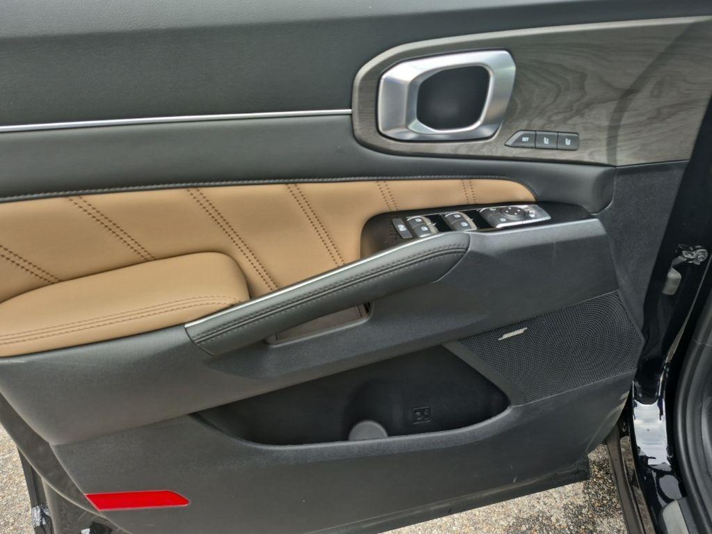 new 2025 Kia Sorento car, priced at $46,165