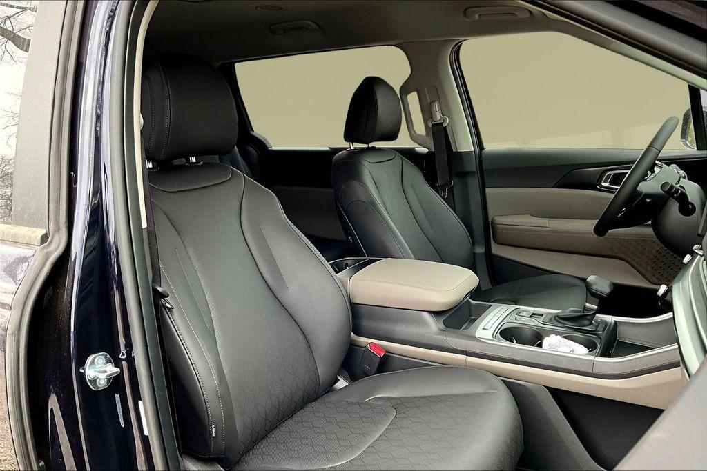 new 2026 Kia Carnival car, priced at $39,714