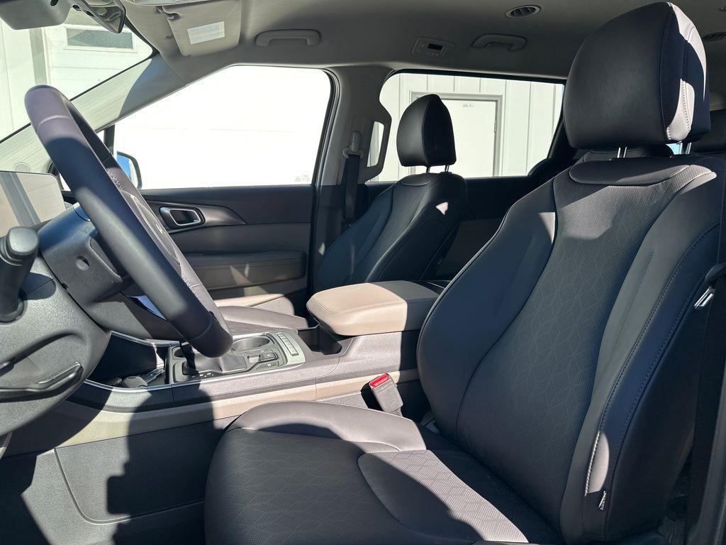 new 2026 Kia Carnival car, priced at $39,714