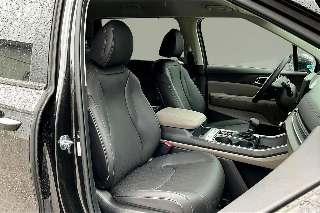new 2026 Kia Carnival car, priced at $43,580