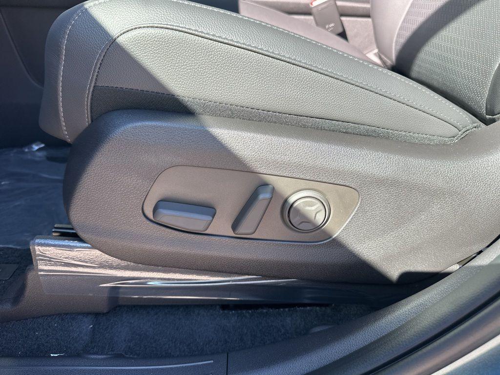 new 2026 Kia Carnival car, priced at $53,709