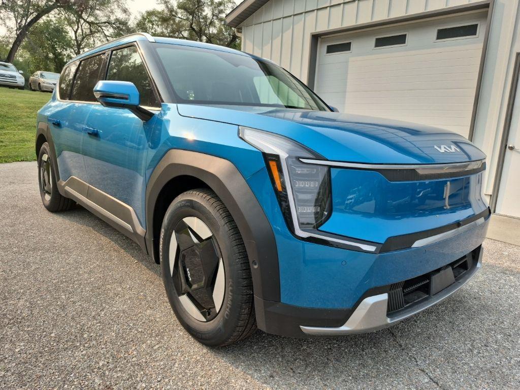 new 2026 Kia EV9 car, priced at $65,153
