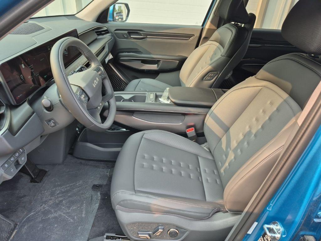 new 2026 Kia EV9 car, priced at $65,153