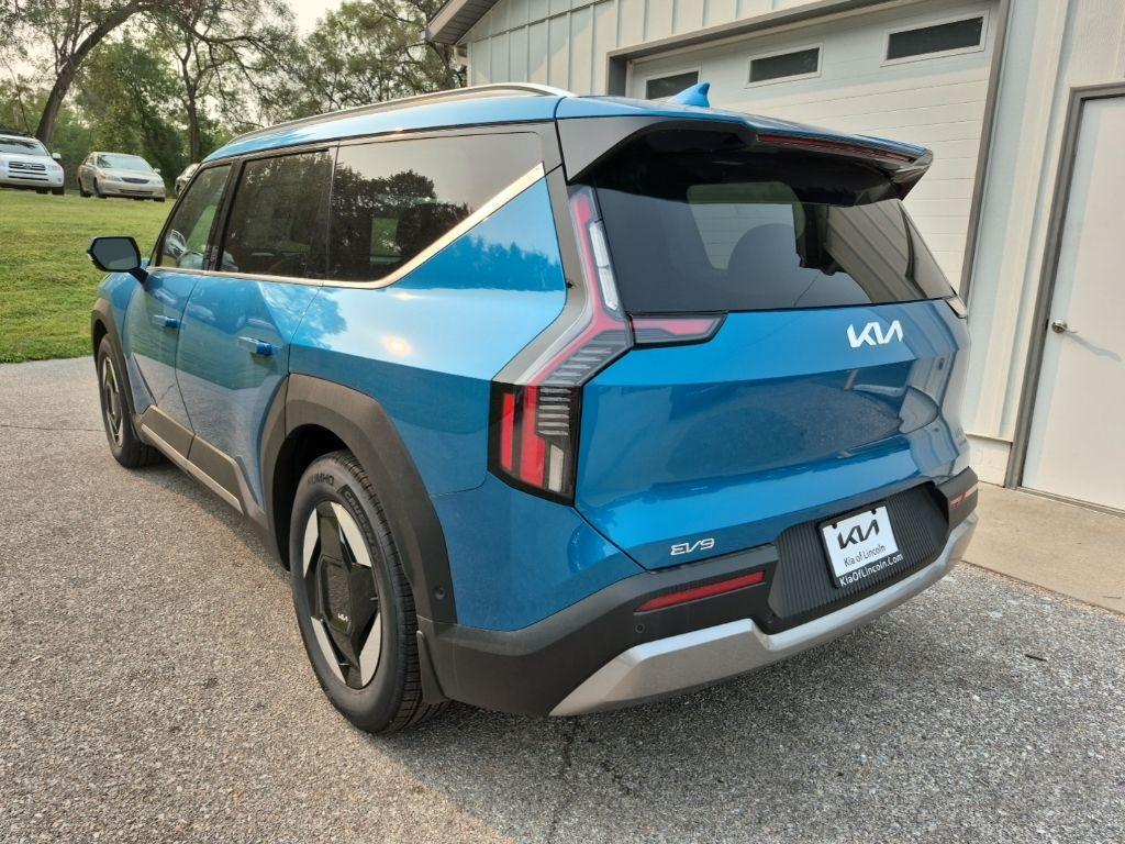 new 2026 Kia EV9 car, priced at $65,153