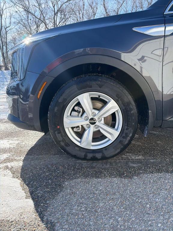 new 2025 Kia Sorento car, priced at $32,577