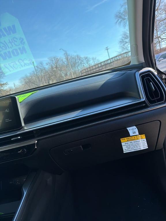 new 2025 Kia Sorento car, priced at $32,577