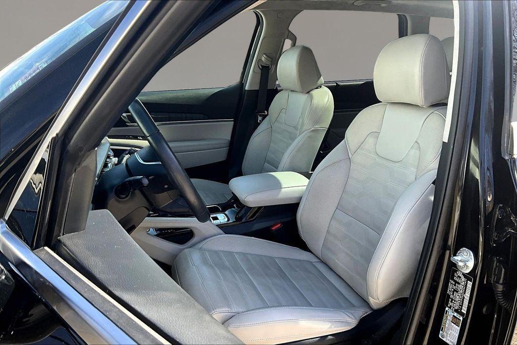 used 2024 Kia Telluride car, priced at $39,373