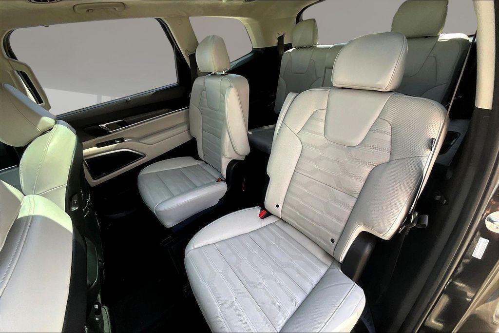 used 2024 Kia Telluride car, priced at $39,373