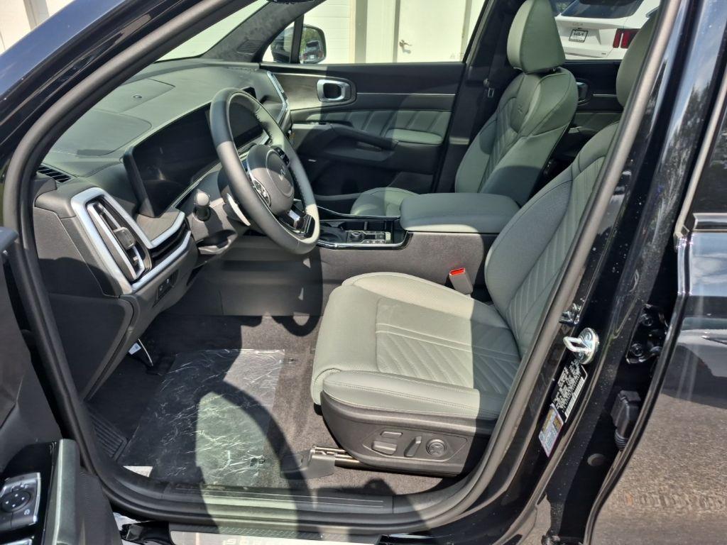 new 2025 Kia Sorento car, priced at $46,165